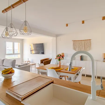 Atractivo Piso Recien Reformado דירה סנטנדר